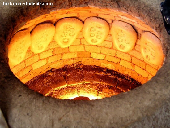 پخت نان سنتی ترکمن