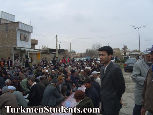 یکی از فرزندان شهید اترک طیار در مراسم سالگرد شهادت آن شهید