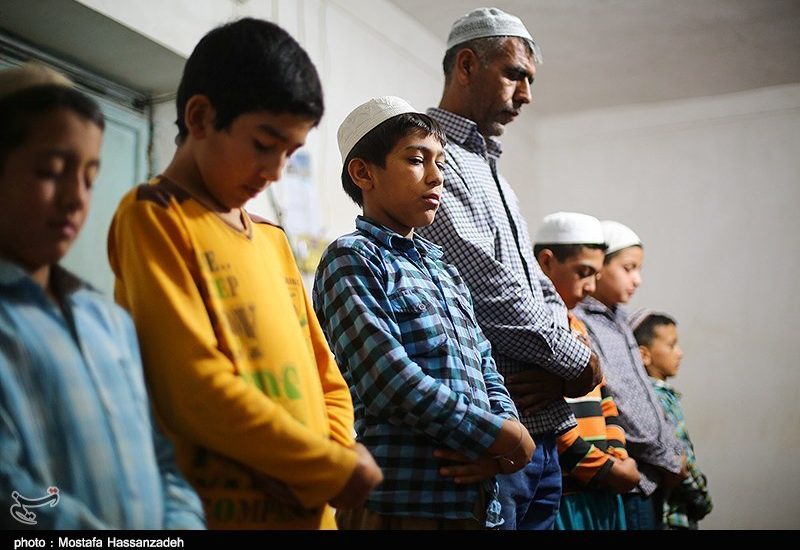 آیینهای ماه مبارک رمضان در بین ترکمنها/ برگزاری نماز تراویح و سنت دوستی برای رفع کدورت ها